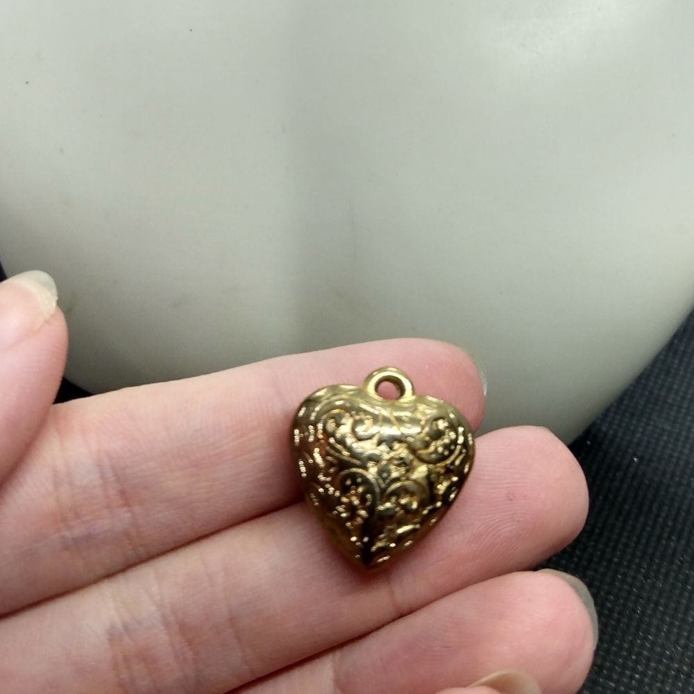‎Bronzed heart necklace pendant